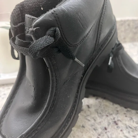 Lugz - Picture 3 of 4